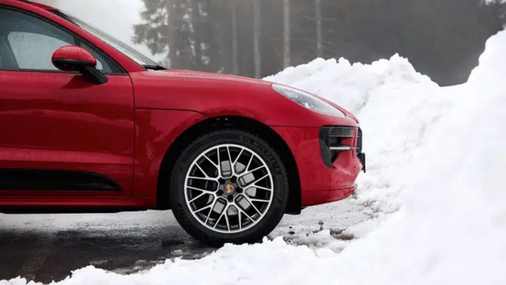 When Should You Get Winter Tires_Porsche Warwick